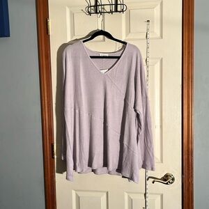 NWT-siren Lily-2X-lilac purple-V-neck, long sleeve, lightweight ,knit top